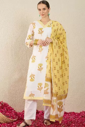 Women Floral Printed Regular Thread Work Pure Cotton Kurta with Trousers & With Dupatta