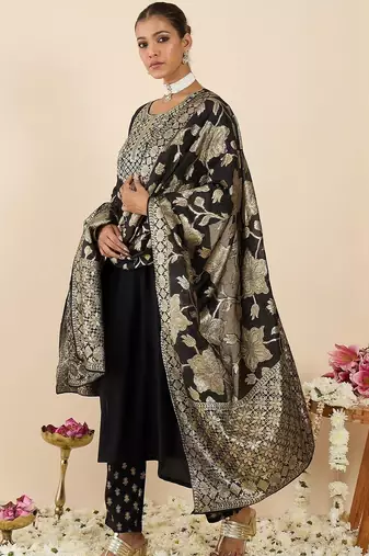 Women Ethnic Motifs Embroidered Regular Kurta with Trousers & With Dupatta