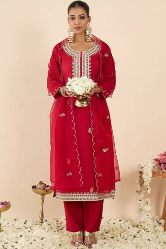 Women Ethnic Motifs Embroidered Regular Kurta with Trousers & With Dupatta