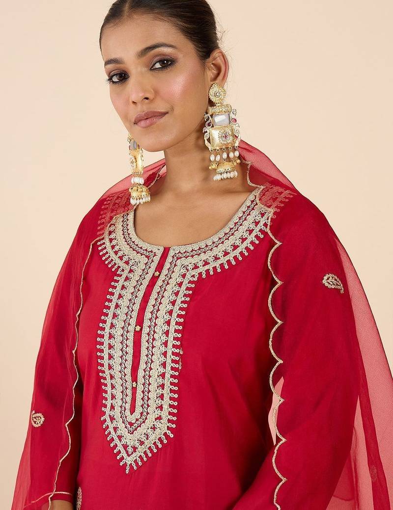 Women Ethnic Motifs Embroidered Regular Kurta with Trousers & With Dupatta