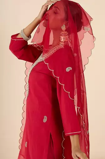 Women Ethnic Motifs Embroidered Regular Kurta with Trousers & With Dupatta