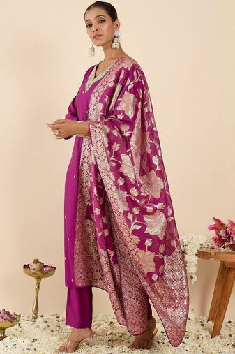 Floral Embroidered V-Neck Regular Straight Kurta With Trousers & Dupatta