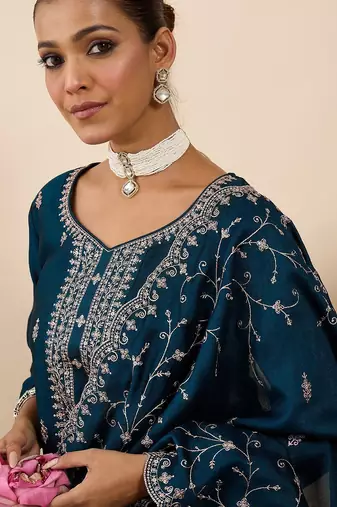 Women Ethnic Motifs Embroidered Regular Thread Work Kurta with Trousers & With Dupatta