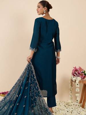 Women Ethnic Motifs Embroidered Regular Thread Work Kurta with Trousers & With Dupatta 4