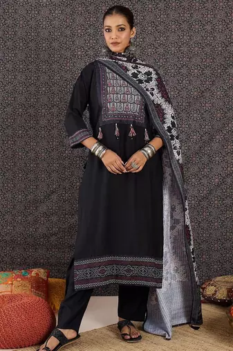 Women Ethnic Motifs Printed Regular Kurta with Trousers & With Dupatta