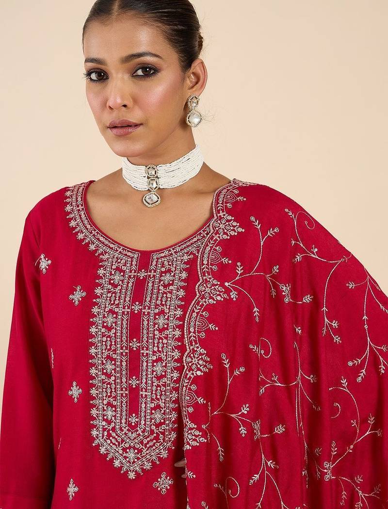 Floral Embroidered Round Neck Regular Straight Kurta With Trousers & Dupatta