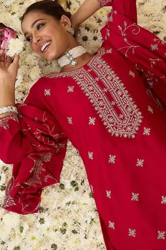 Floral Embroidered Round Neck Regular Straight Kurta With Trousers & Dupatta