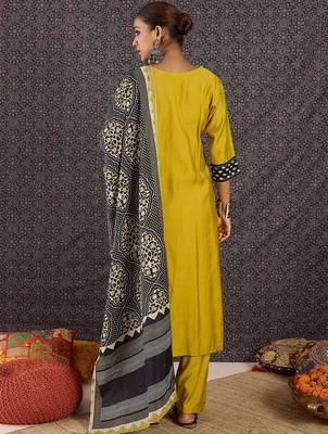 Women Ethnic Motifs Printed Regular Kurta with Trousers & With Dupatta 5