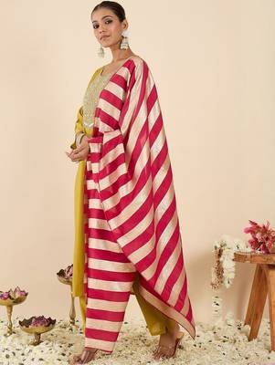 Women Ethnic Motifs Embroidered Regular Thread Work Kurta with Trousers & With Dupatta 3
