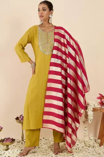 Women Ethnic Motifs Embroidered Regular Thread Work Kurta with Trousers & With Dupatta