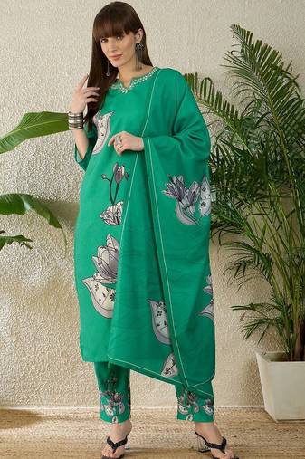 Women Floral Printed Regular Thread Work Kurta with Trousers & With Dupatta