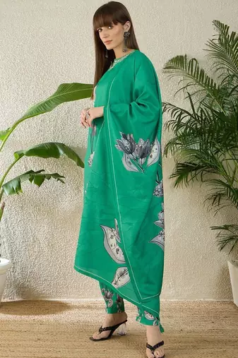 Women Floral Printed Regular Thread Work Kurta with Trousers & With Dupatta