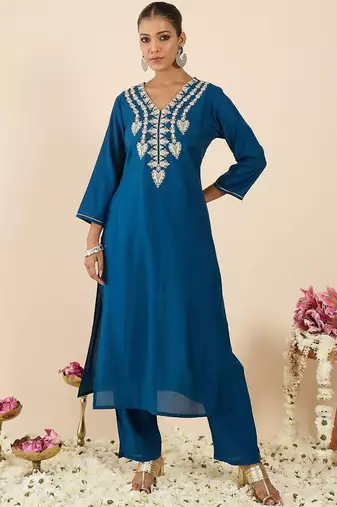 Women Ethnic Motifs Embroidered Regular Thread Work Kurta with Trousers