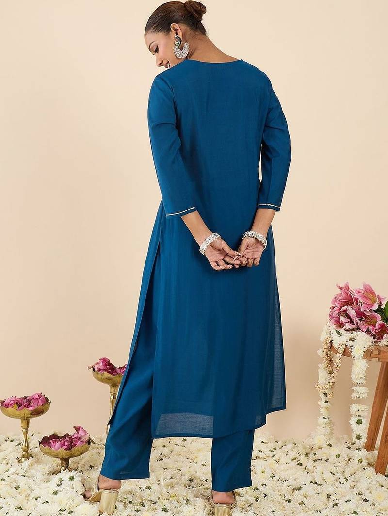 Women Ethnic Motifs Embroidered Regular Thread Work Kurta with Trousers