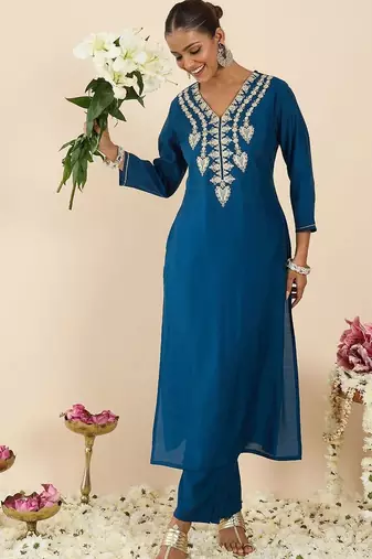 Women Ethnic Motifs Embroidered Regular Thread Work Kurta with Trousers