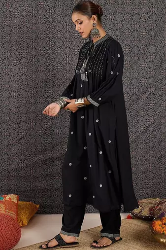 Women Ethnic Motifs Embroidered Panelled Thread Work Kurta with Trousers