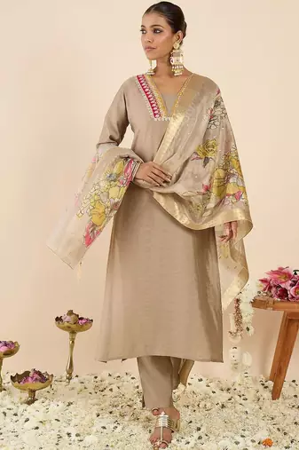 Women Floral Panelled Thread Work Raw Silk Kurta with Trousers & With Dupatta