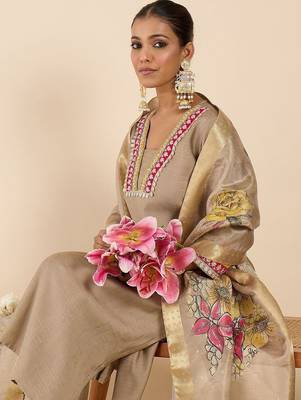 Women Floral Panelled Thread Work Raw Silk Kurta with Trousers & With Dupatta 6