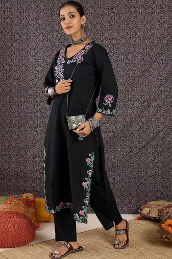 Women Floral Embroidered Regular Thread Work Pure Cotton Kurta with Trousers