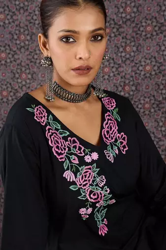Women Floral Embroidered Regular Thread Work Pure Cotton Kurta with Trousers
