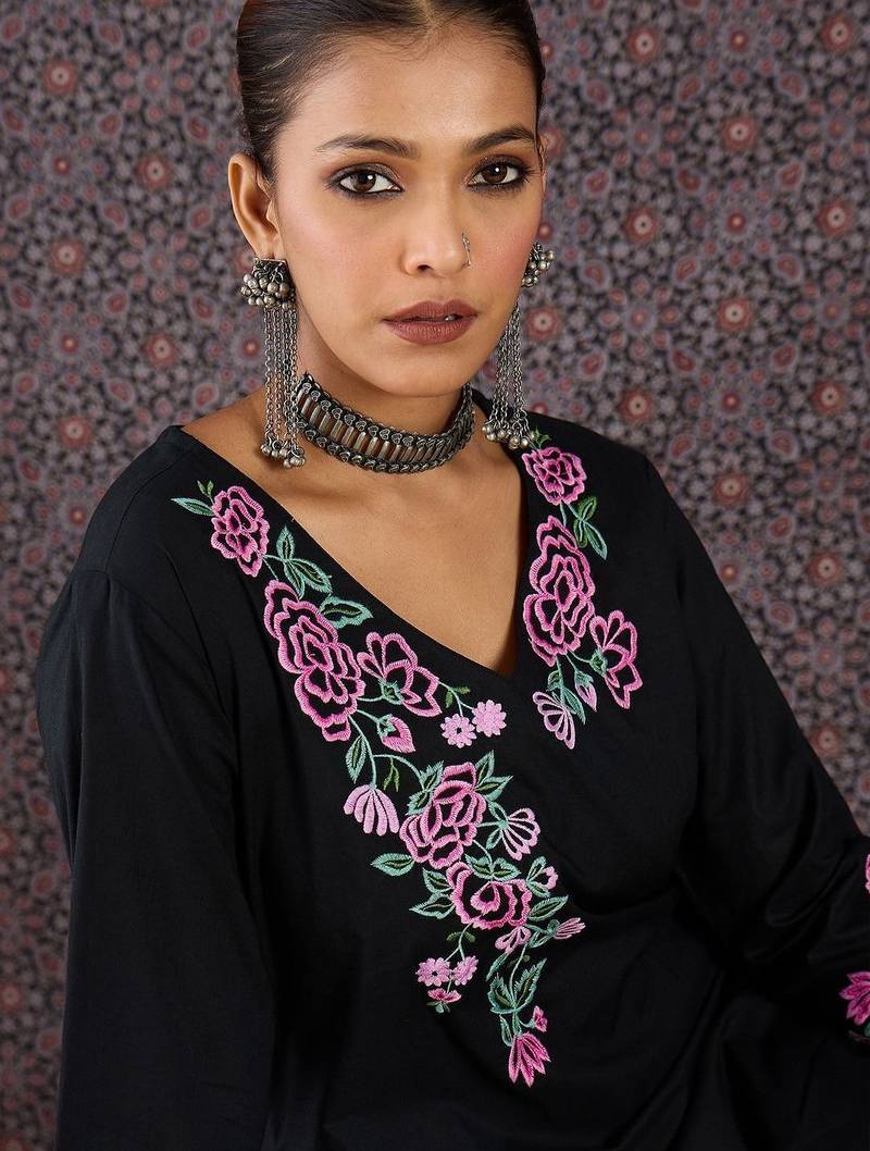 Women Floral Embroidered Regular Thread Work Pure Cotton Kurta with Trousers