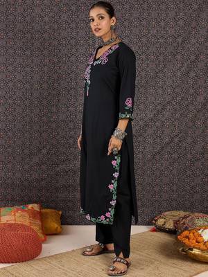 Women Floral Embroidered Regular Thread Work Pure Cotton Kurta with Trousers 3