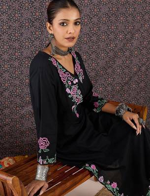 Women Floral Embroidered Regular Thread Work Pure Cotton Kurta with Trousers 6