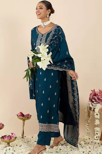 Women Ethnic Motifs Embroidered Regular Kurta with Trousers & With Dupatta