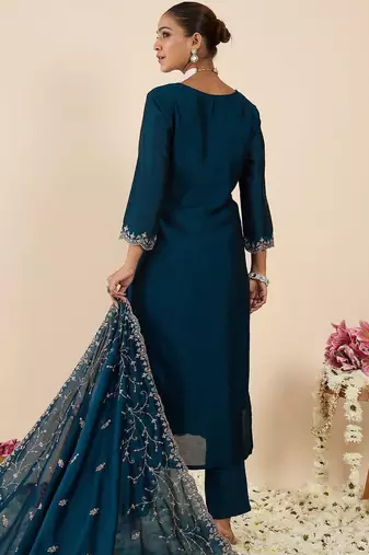 Women Ethnic Motifs Embroidered Regular Kurta with Trousers & With Dupatta