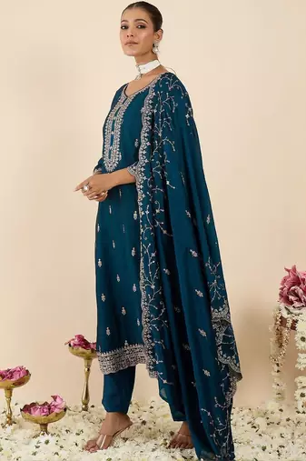 Women Ethnic Motifs Embroidered Regular Kurta with Trousers & With Dupatta