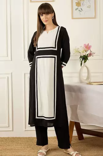 Colourblocked Printed Thread Work Chanderi Silk Kurta With Palazzos