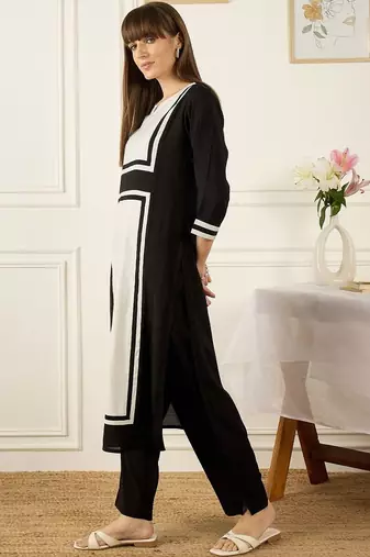 Colourblocked Printed Thread Work Chanderi Silk Kurta With Palazzos