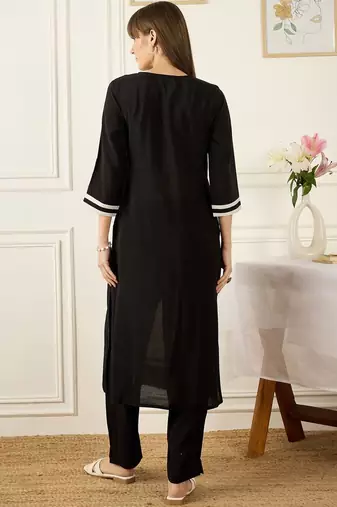 Colourblocked Printed Thread Work Chanderi Silk Kurta With Palazzos