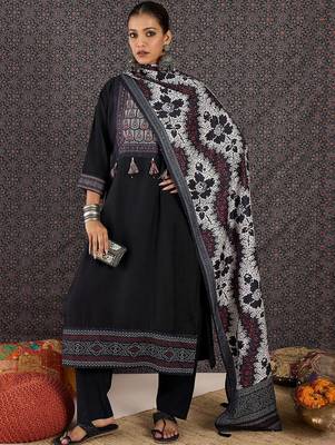 Women Ethnic Motifs Printed Regular Thread Work Kurta with Trousers & With Dupatta 1
