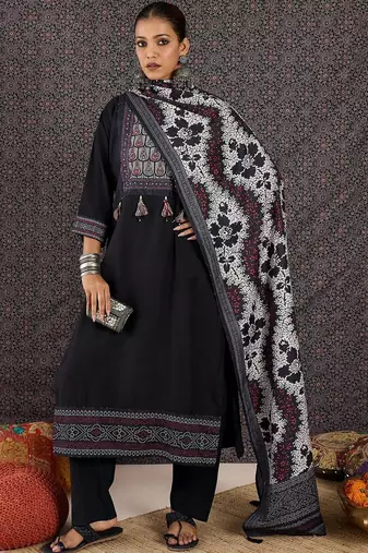 Women Ethnic Motifs Printed Regular Thread Work Kurta with Trousers & With Dupatta