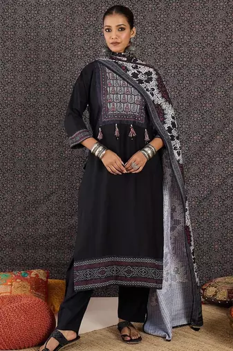 Women Ethnic Motifs Printed Regular Thread Work Kurta with Trousers & With Dupatta
