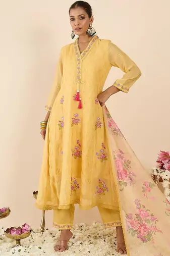 Women Floral Embroidered Panelled Thread Work Kurta with Trousers & With Dupatta
