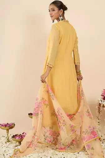 Women Floral Embroidered Panelled Thread Work Kurta with Trousers & With Dupatta
