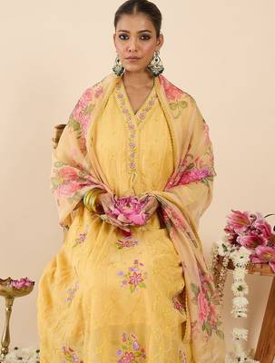 Women Floral Embroidered Panelled Thread Work Kurta with Trousers & With Dupatta 6