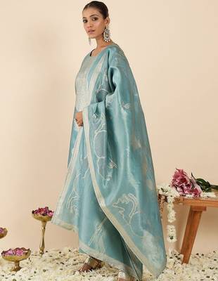 Floral Printed Thread Work Pure Cotton Kurta With Palazzos & Dupatta 4