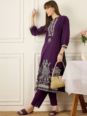 Women Ethnic Motifs Printed Regular Pure Cotton Kurta with Trousers 5