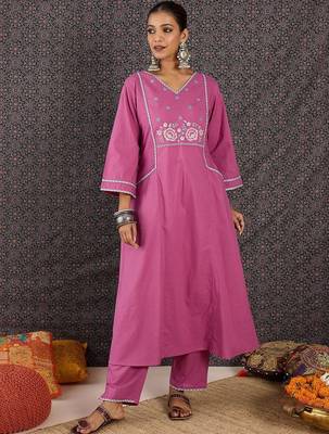 Women Floral Embroidered Panelled Thread Work Pure Cotton Kurta with Trousers & With Dupatta 2