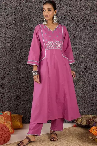Women Floral Embroidered Panelled Thread Work Pure Cotton Kurta with Trousers & With Dupatta