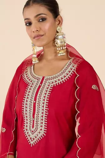 Women Ethnic Motifs Embroidered Regular Thread Work Kurta with Trousers & With Dupatta