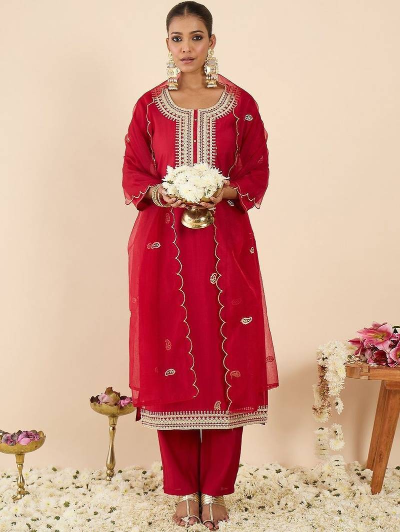 Women Ethnic Motifs Embroidered Regular Thread Work Kurta with Trousers & With Dupatta