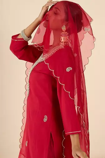 Women Ethnic Motifs Embroidered Regular Thread Work Kurta with Trousers & With Dupatta