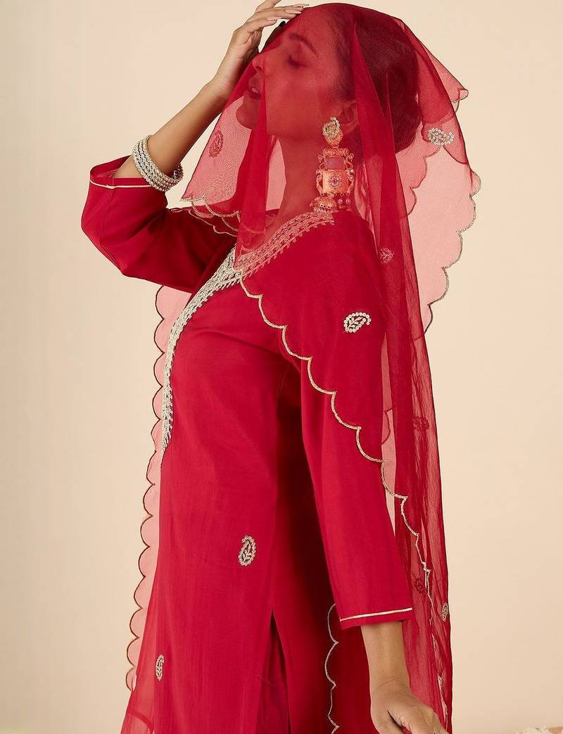 Women Ethnic Motifs Embroidered Regular Thread Work Kurta with Trousers & With Dupatta