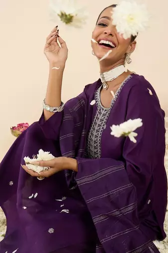 Women Ethnic Motifs Embroidered Regular Thread Work Kurta with Trousers & With Dupatta