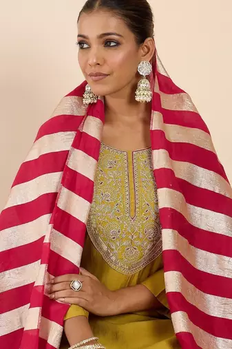 Women Ethnic Motifs Embroidered Regular Thread Work Kurta with Trousers & With Dupatta