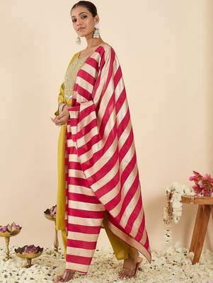 Women Ethnic Motifs Embroidered Regular Thread Work Kurta with Trousers & With Dupatta 3